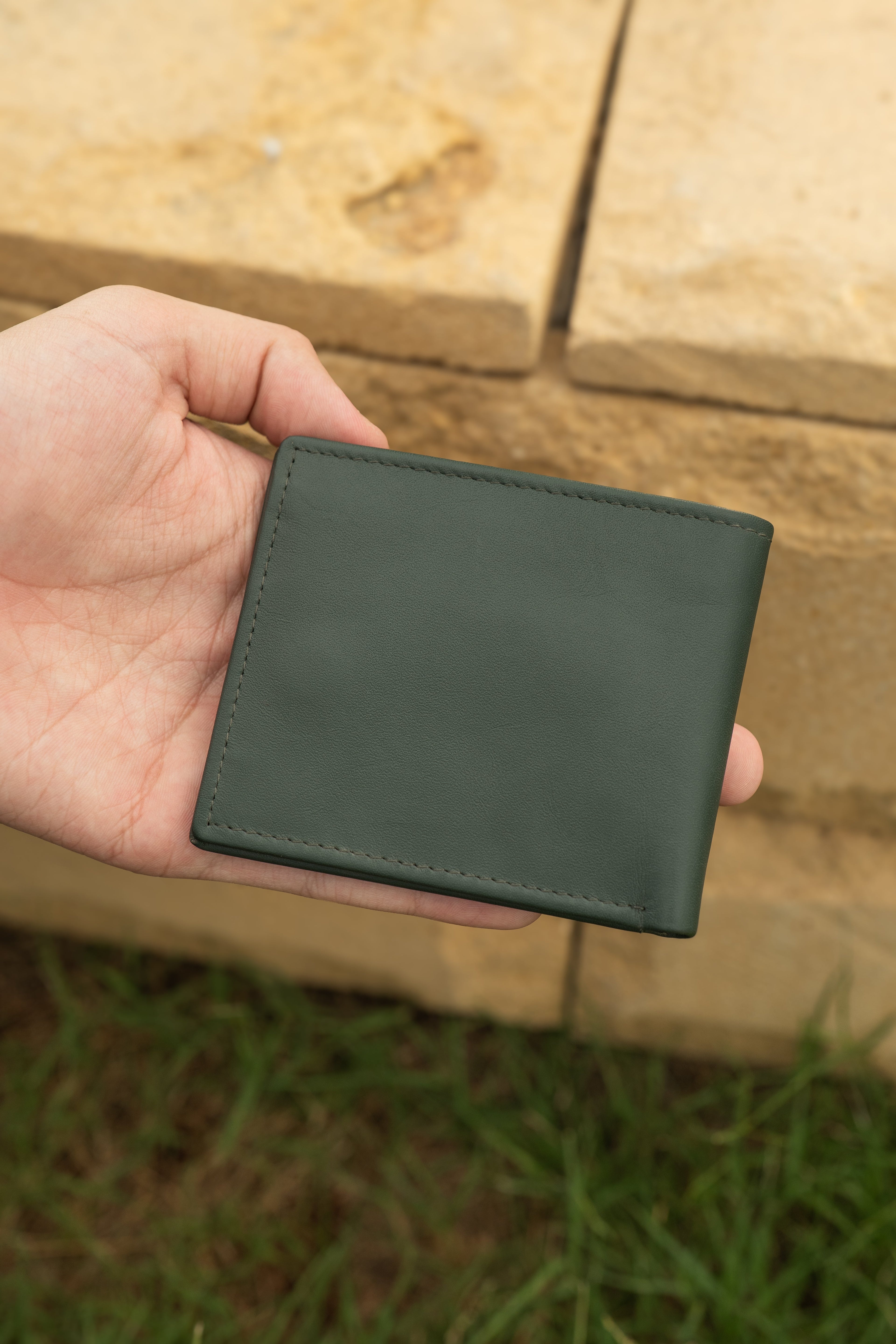 SUPER SLIM MAGNETIC WALLET