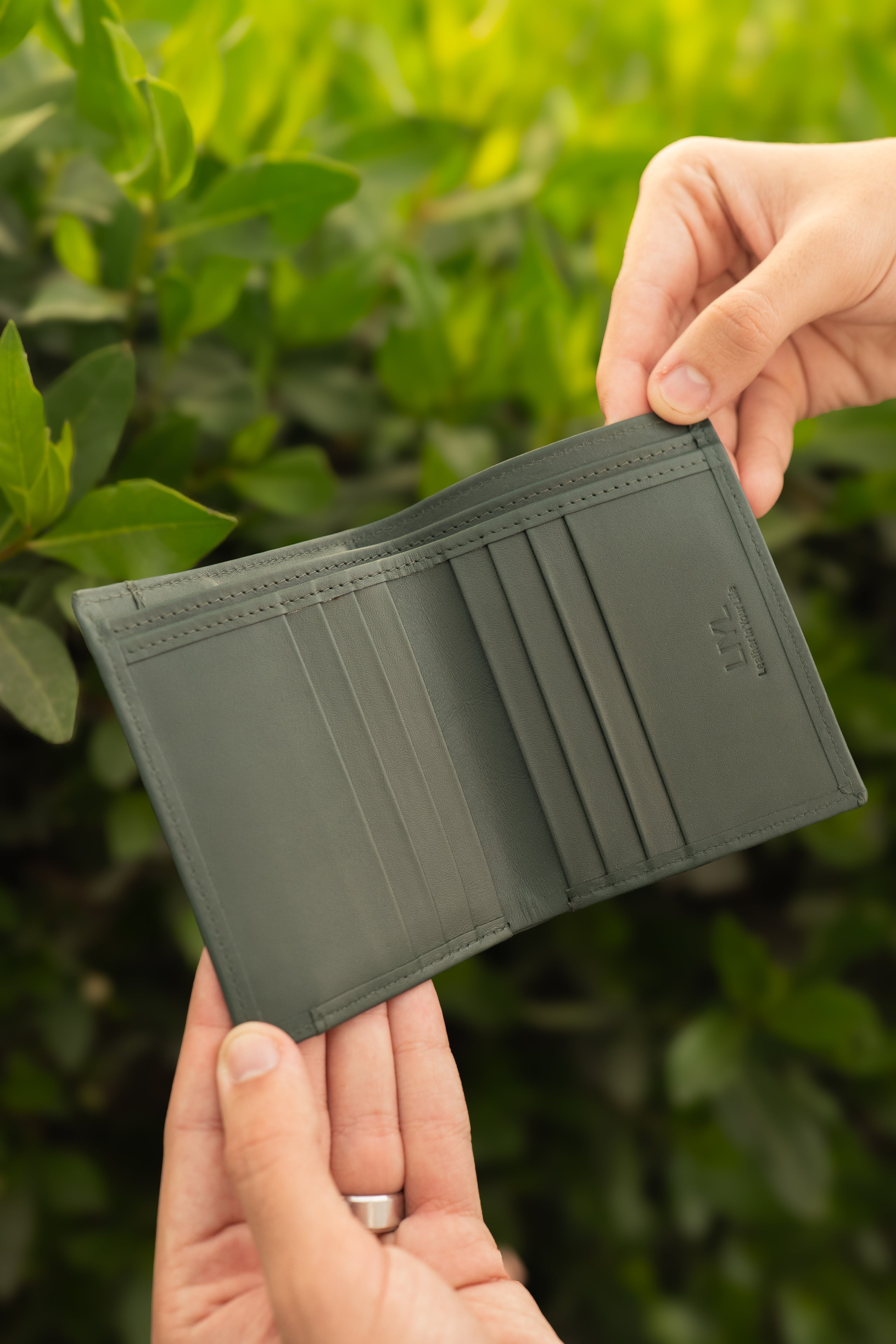 WALLET WITH CARDHOLDER