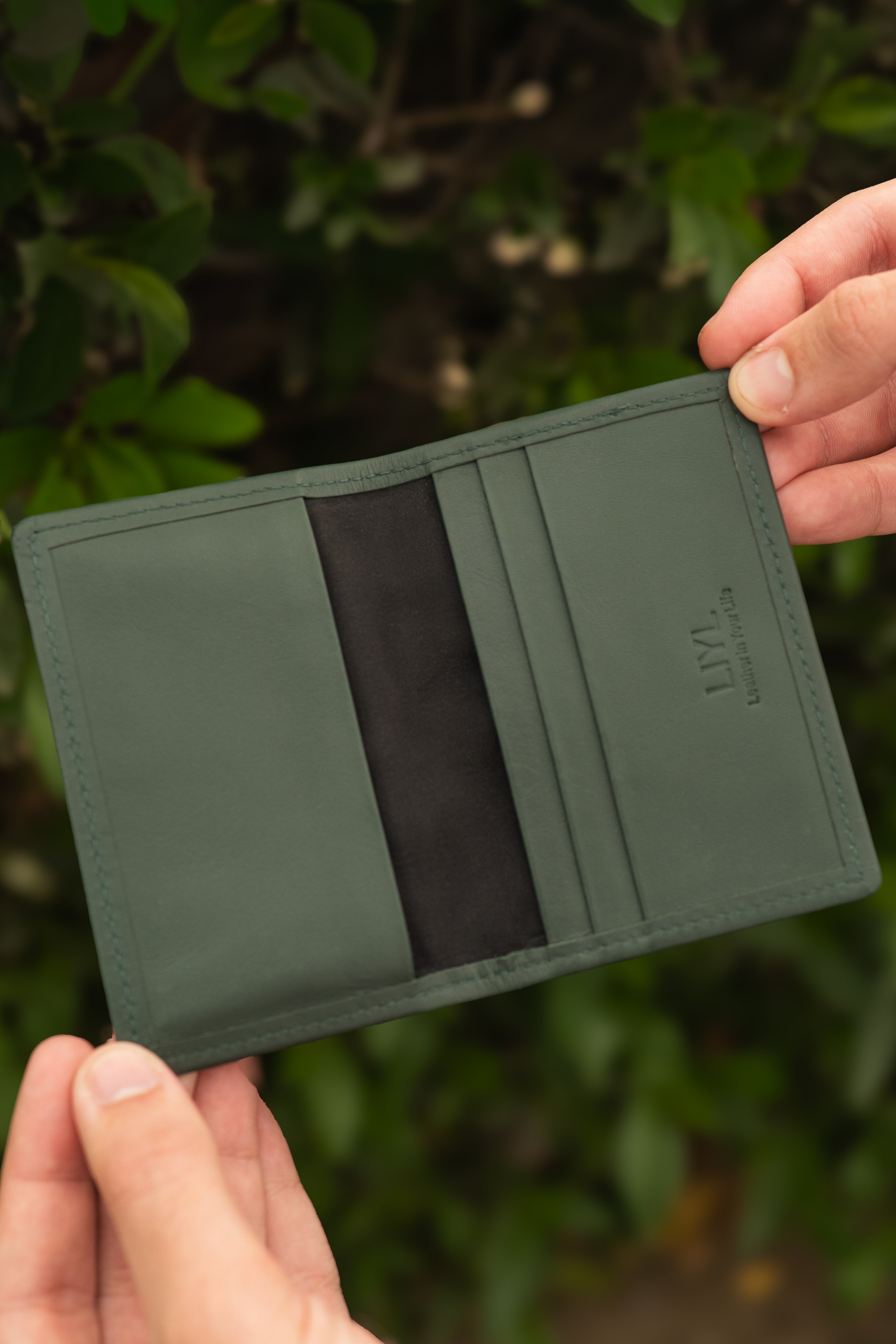 BI FOLD CARDHOLDER