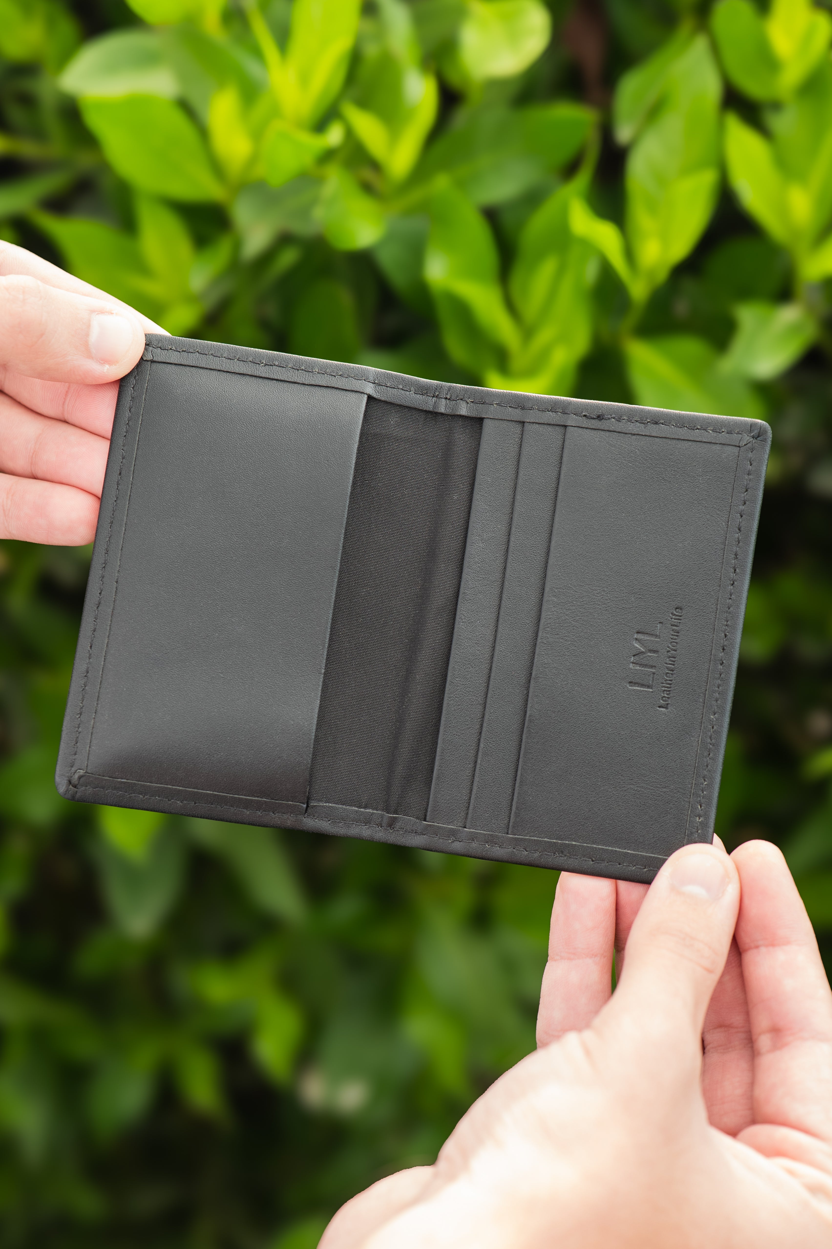 BI FOLD CARDHOLDER